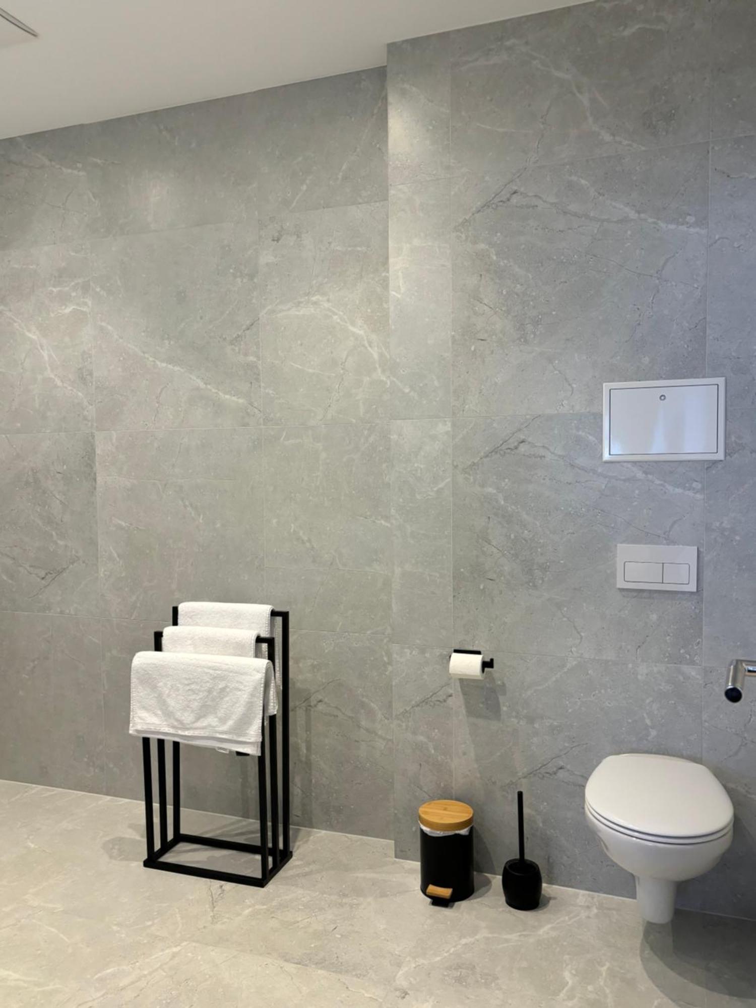 Luxus Apartment Mit Whirlpool In 킬 외부 사진