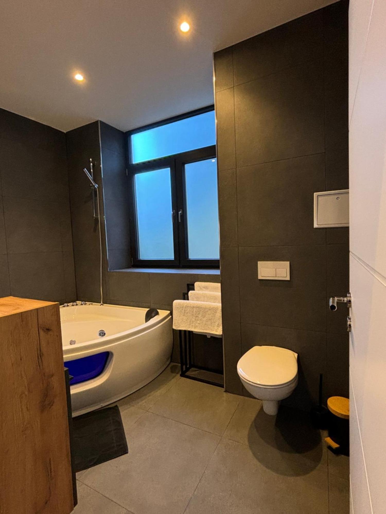 Luxus Apartment Mit Whirlpool In 킬 외부 사진