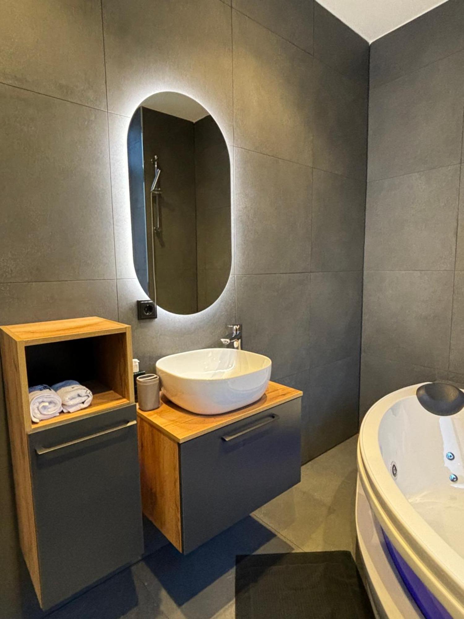 Luxus Apartment Mit Whirlpool In 킬 외부 사진